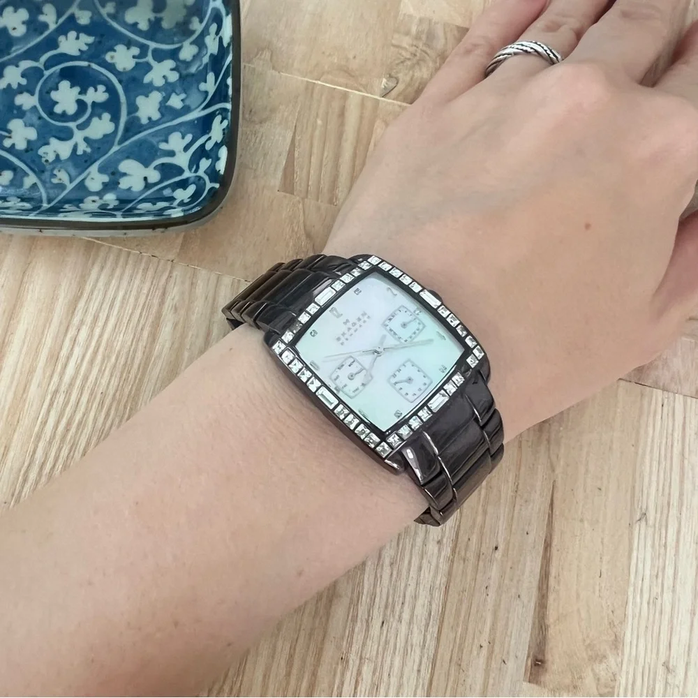 Skagen Denmark ladies brown metallic rectangular dress watch NEW BATTERY